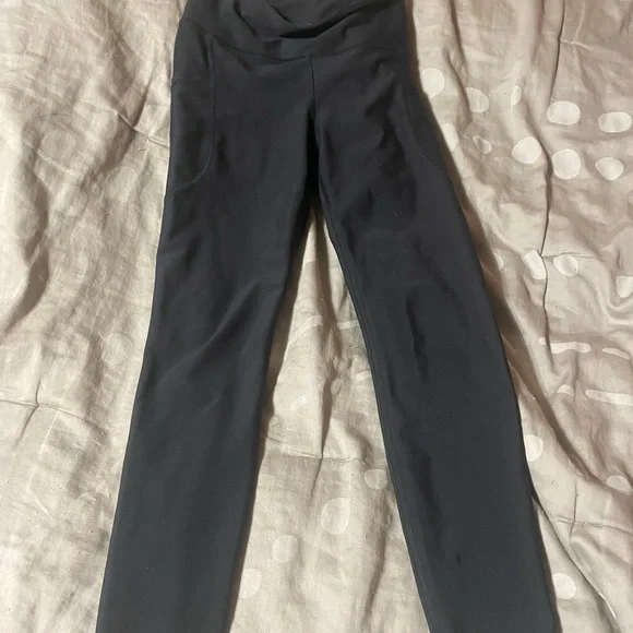 Old Navy Women's Black Leggings - Picture 1 of 5